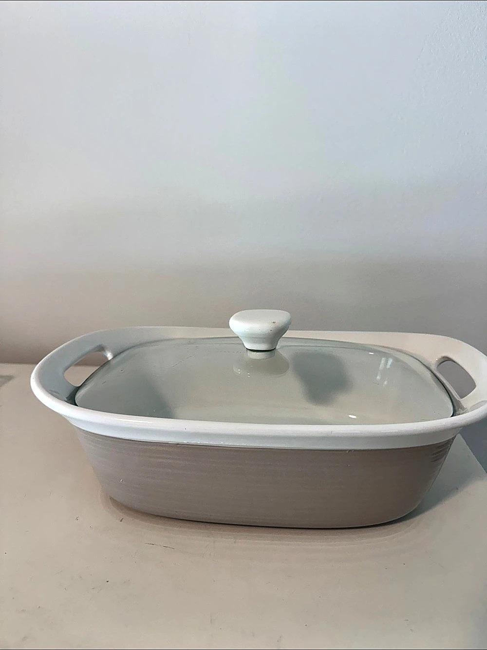 CorningWare Etch 2.5-Quart Stoneware Casserole Dish with Glass Lid 2.5 Qt
